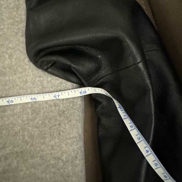 Aritzia Cocoon Coat Leather and Wool - Picture 7 of 9
